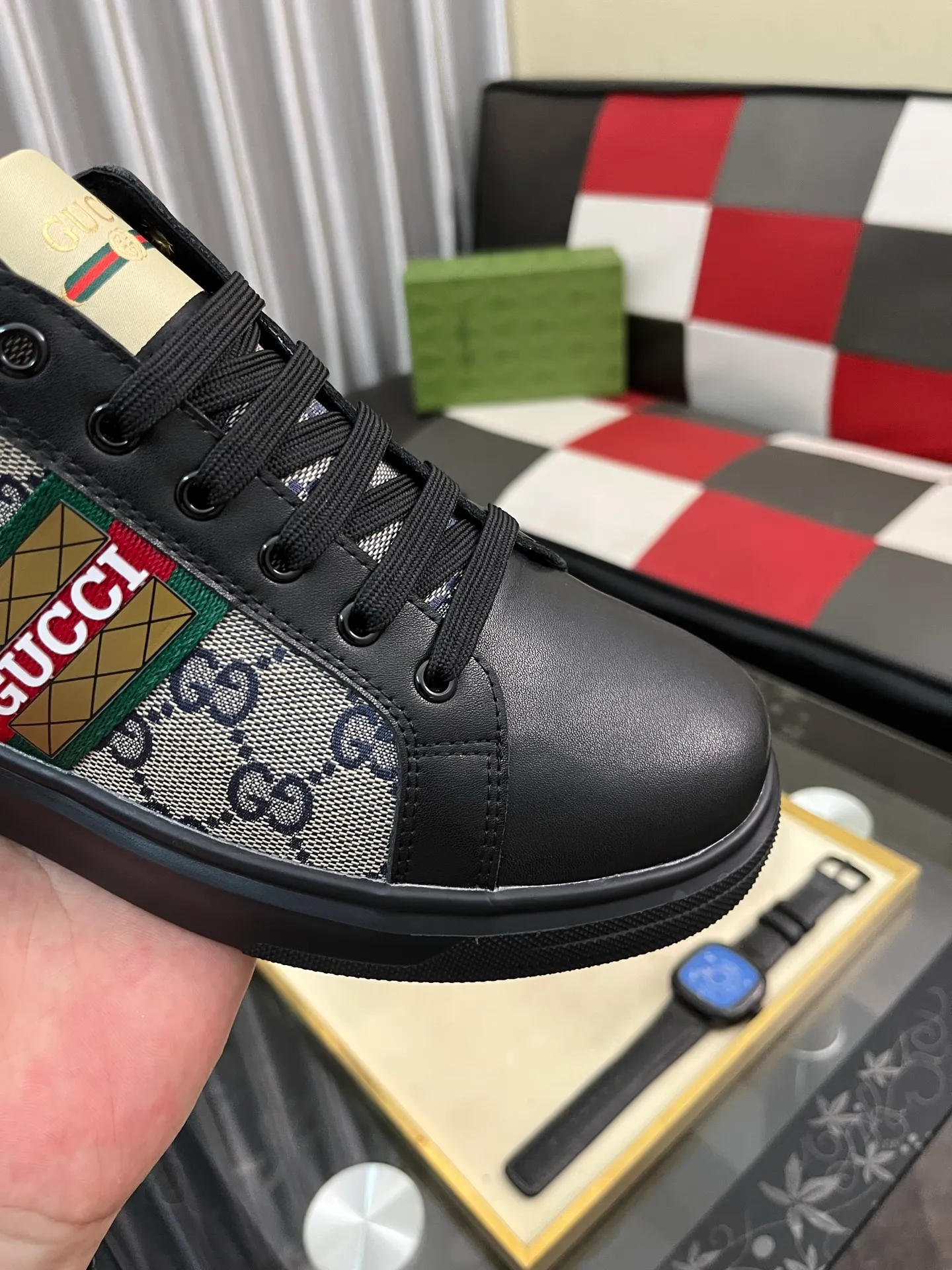 Men's shoes 💰420⌚️⌚️ [Gucci·Gucci] Original quality. ~ Unique modern style sneakers. 🏃A must-have casual shoe for trendy men😍😍 Original brand imported from Italy, imported original leather, sheep lining (refuses to discolor and grind feet) Sole: Original sole provided by the original factory, French lazy style design ⚠️Fit to the feet, original quality, super comfortable original sole. Code number: 38-442️⃣Colors available